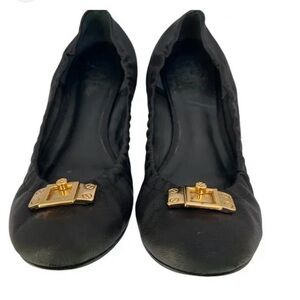Tory Burch women’s Slip On Flats Shoes Sz 9 Black Leather Gold Lock Buckle comfy